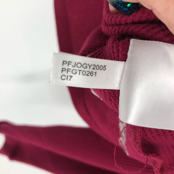 CALVIN KLEIN PERFORMANCE Crop Turtleneck Medium Burgundy Stretch Waffle Knit NWT - Picture 8 of 8